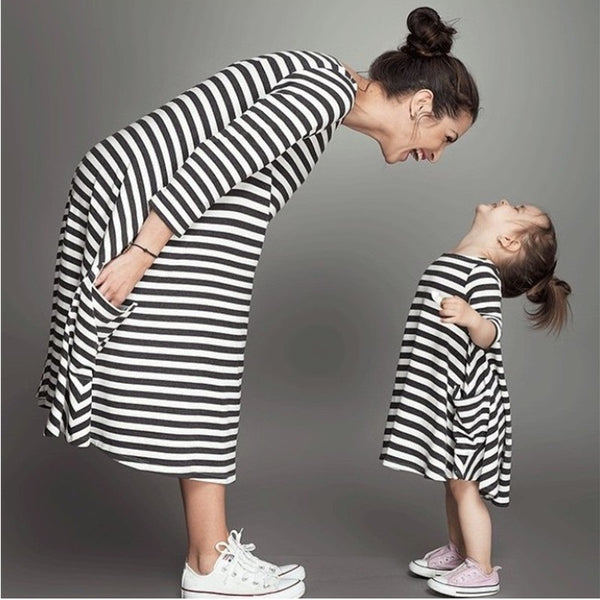 Fashion mom and kids couple look stripe family matching outfits Baby Girls clothes dress mother daughter Children dress clothing