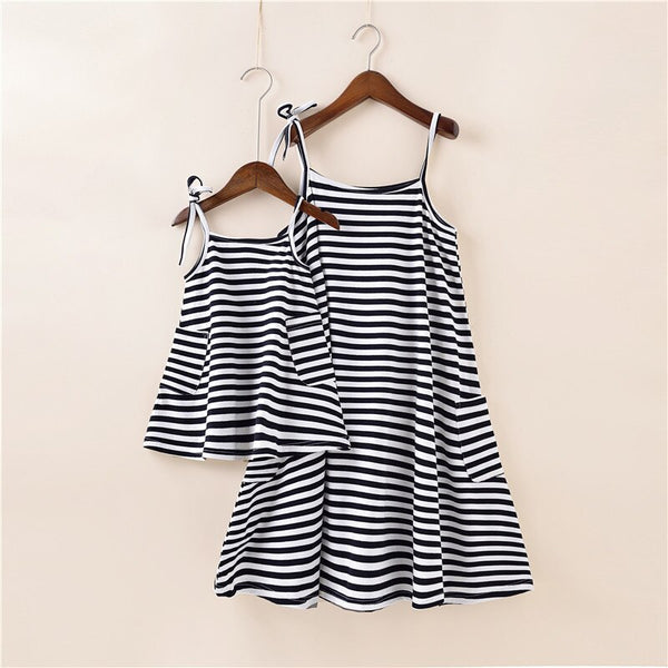Fashion mom and kids couple look stripe family matching outfits Baby Girls clothes dress mother daughter Children dress clothing